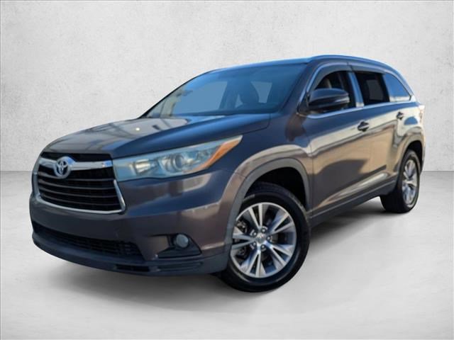 Used 2015 Toyota Highlander XLE image 1