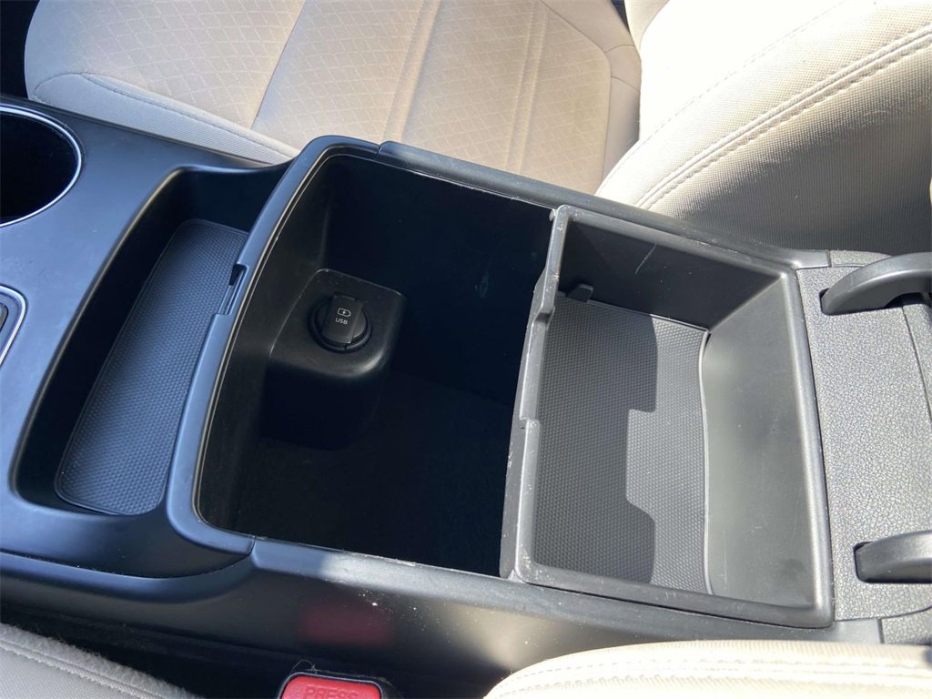 Used 2019 Kia Sorento LX w/ LX Convenience Package image 24