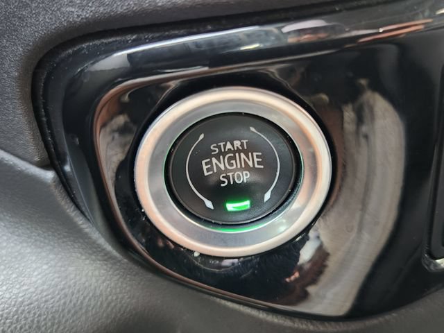 Used 2022 Chevrolet Silverado 1500 LT w/ Convenience Package II AWD/4WD image 8