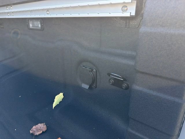 New 2027 Nissan Frontier PRO-4X w/ Pro Convenience Package AWD/4WD image 9