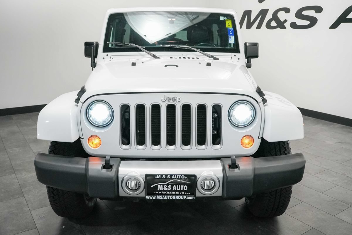 Used 2017 Jeep Wrangler Unlimited Sahara w/ Connectivity Group AWD/4WD image 6