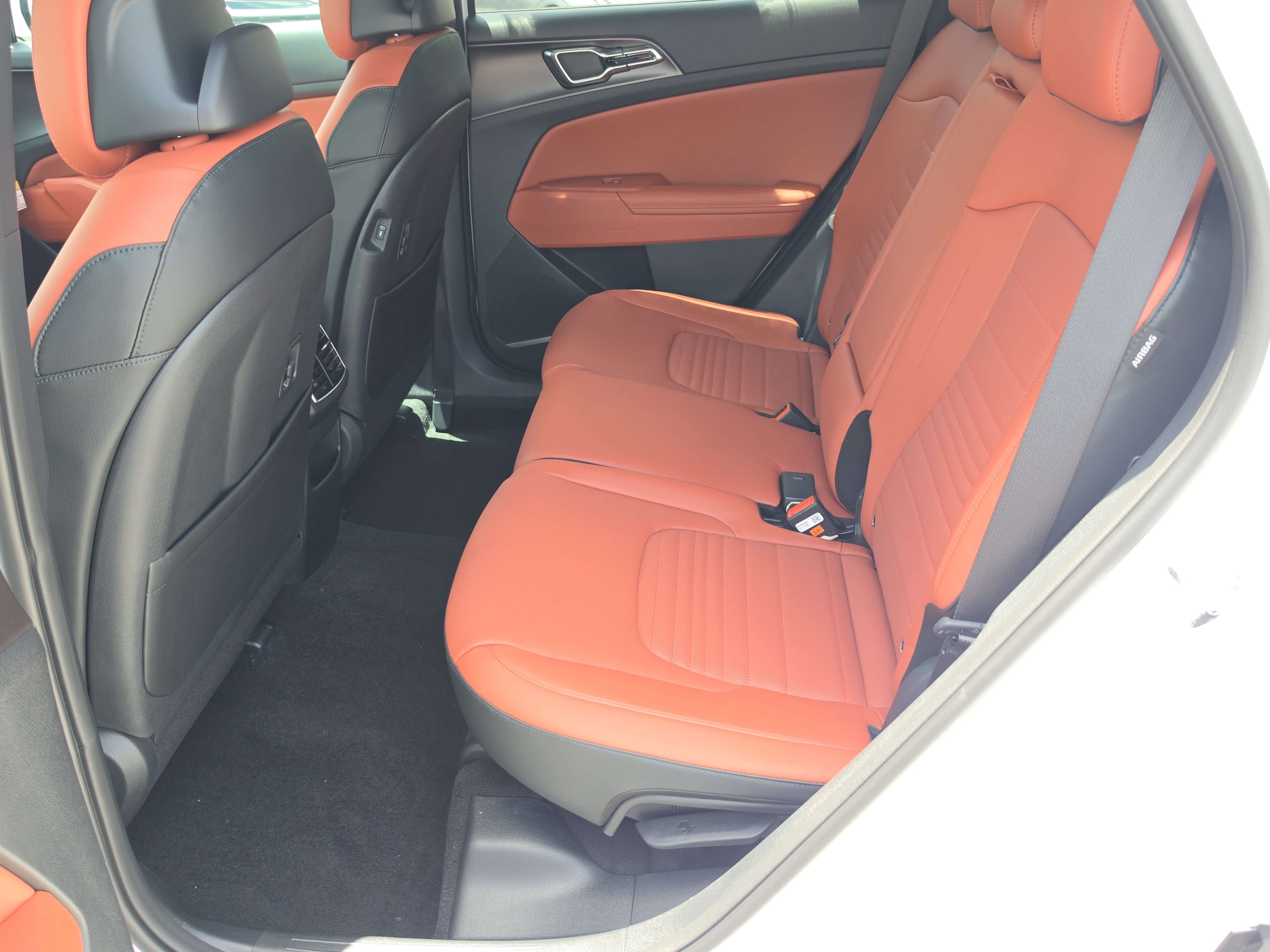 New 2026 Kia Sportage SX FWD image 17