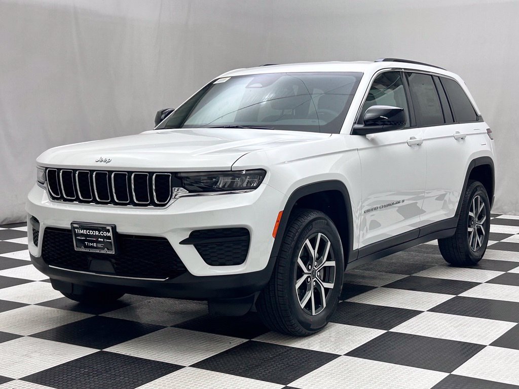 New 2027 Jeep Grand Cherokee Laredo AWD/4WD image 4