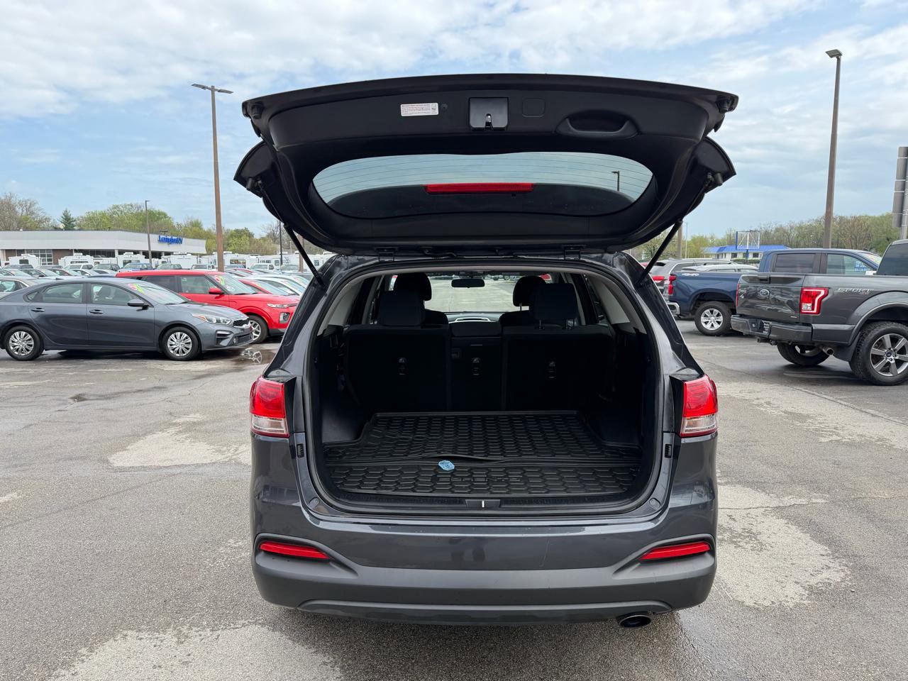 Used 2018 Kia Sorento LX image 11