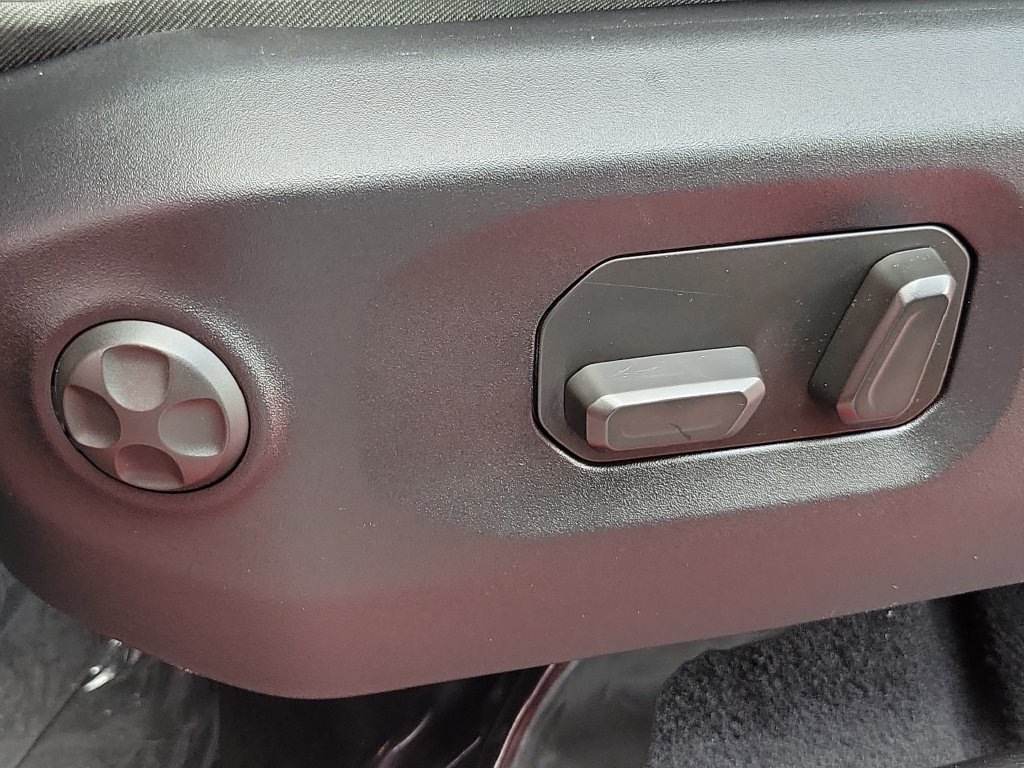 Used 2025 Jeep Gladiator Mojave AWD/4WD image 17