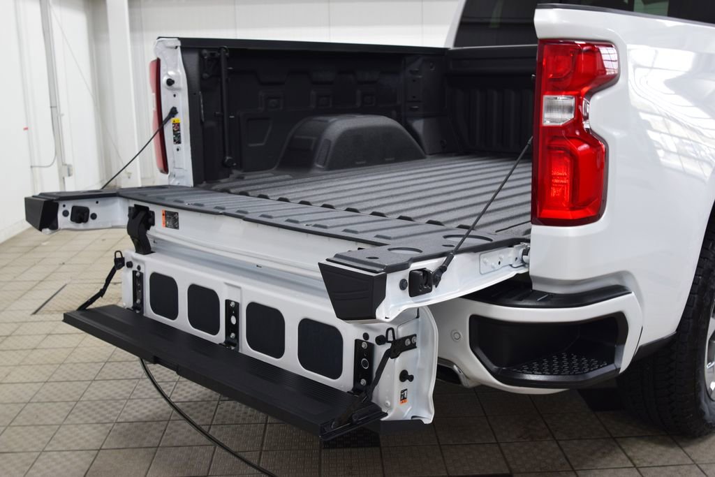 Used 2024 Chevrolet Silverado 1500 High Country w/ High Country Premium Package image 27