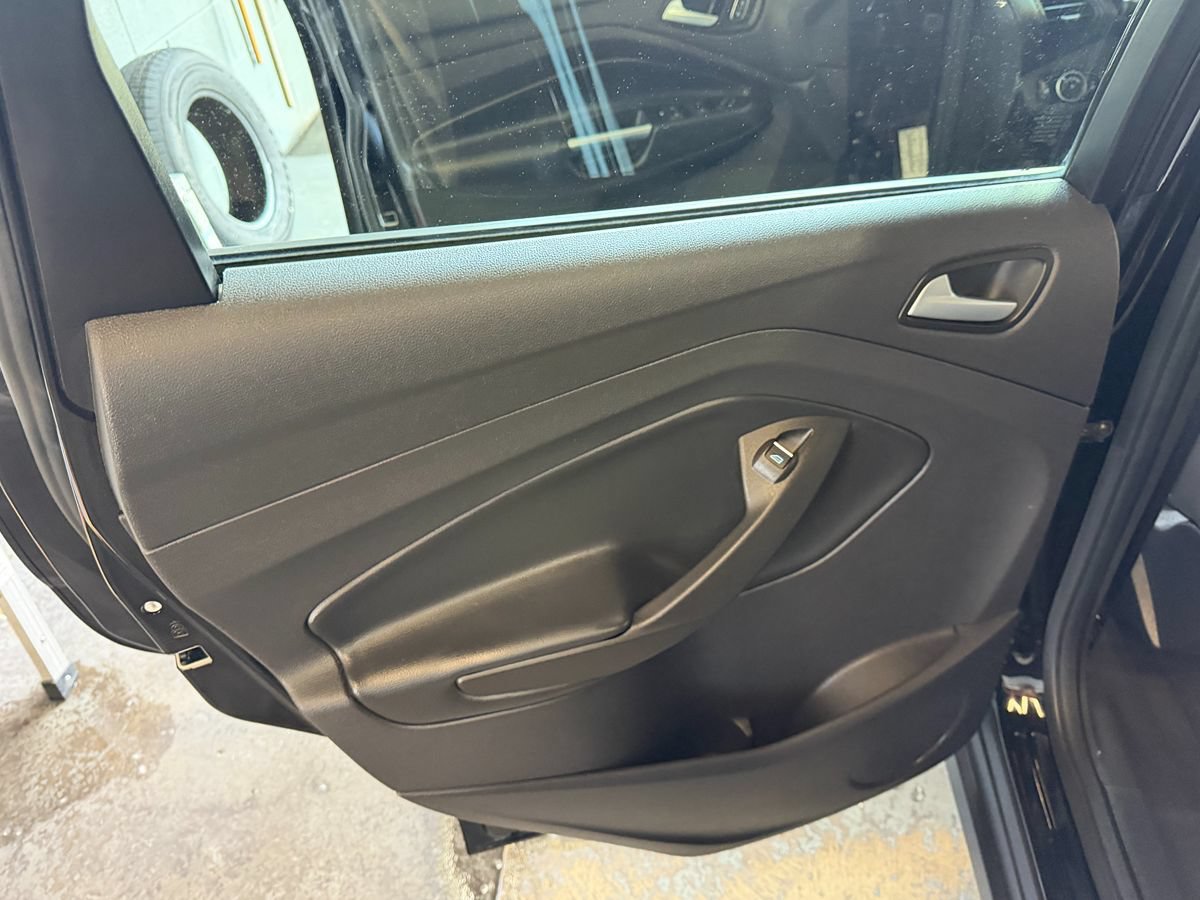 Used 2018 Ford C-MAX SE FWD image 29