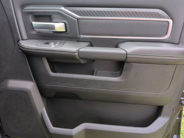New 2026 RAM 3500 Big Horn AWD/4WD image 32