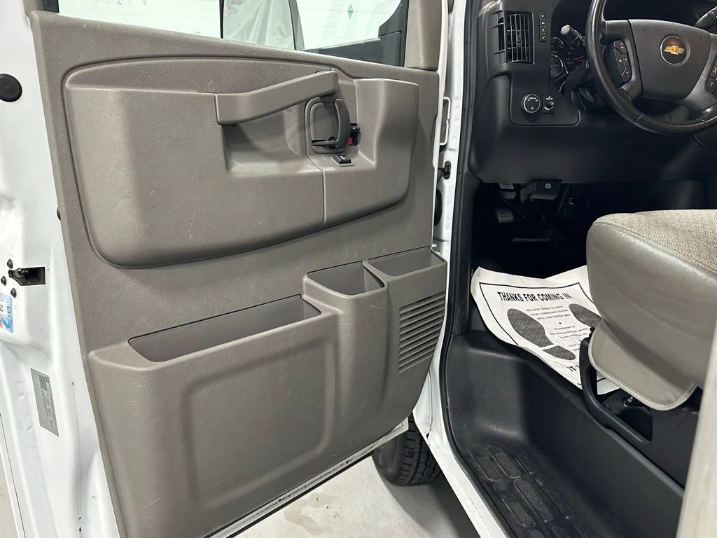 Used 2022 Chevrolet Express 3500 w/ Power Convenience Package image 8