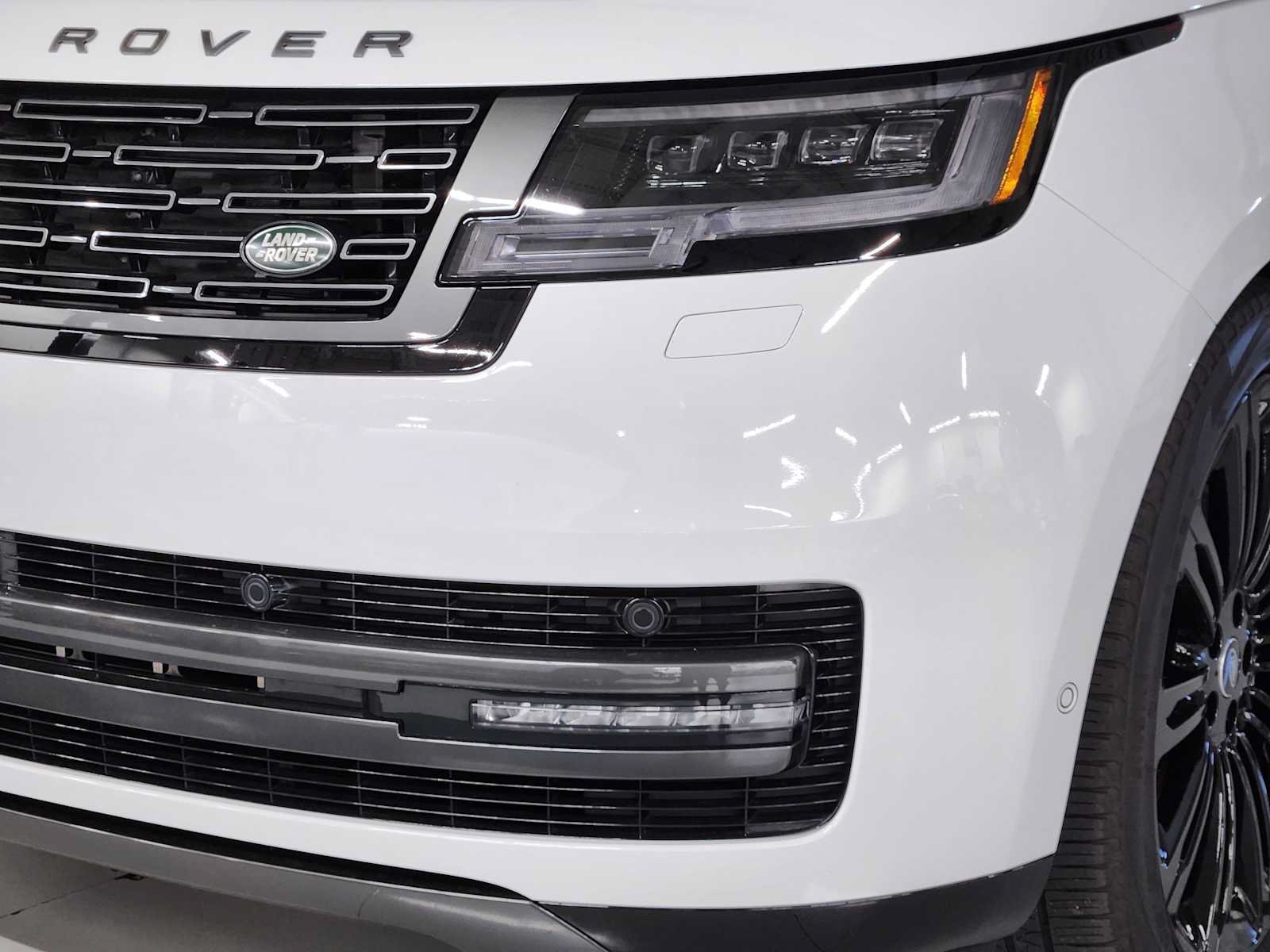 Used 2024 Land Rover Range Rover SE AWD/4WD image 12