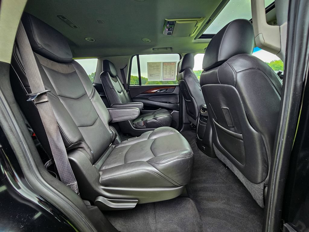 Used 2020 Cadillac Escalade Luxury w/ Escalade Sport Edition RWD image 46