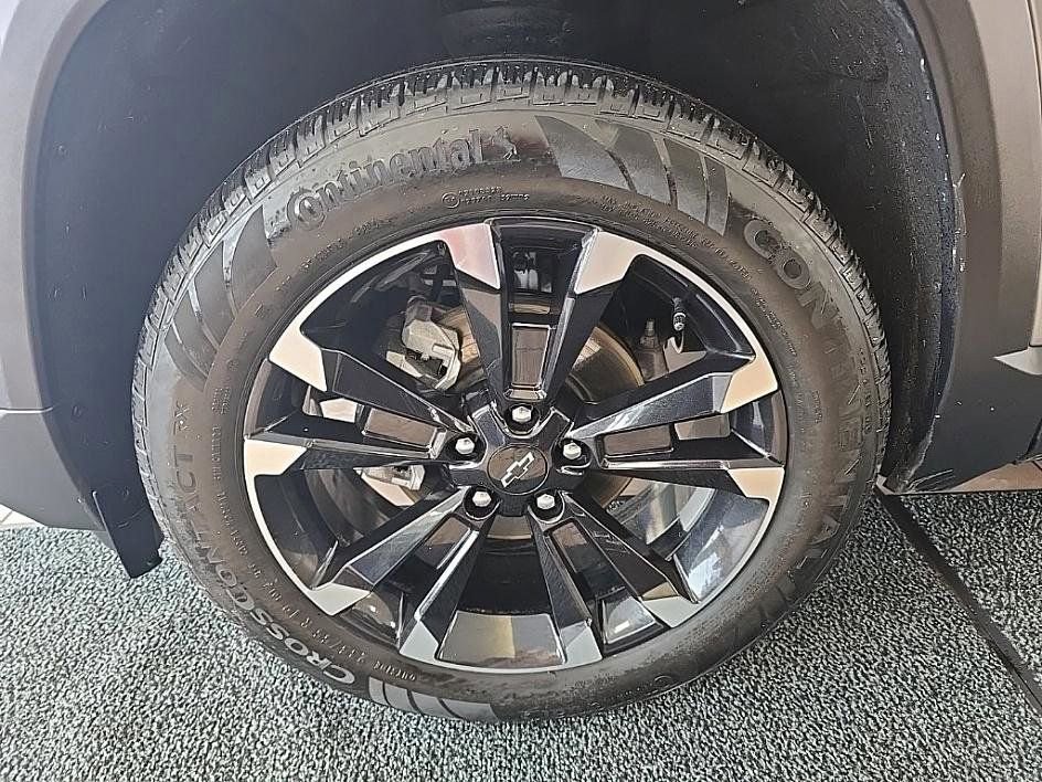 Used 2025 Chevrolet Equinox RS w/ Safety and Technology Package image 40