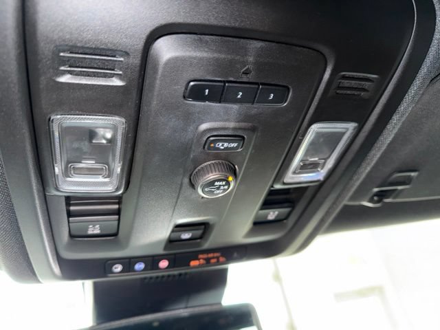 Used 2023 Chevrolet Suburban Z71 AWD/4WD image 14