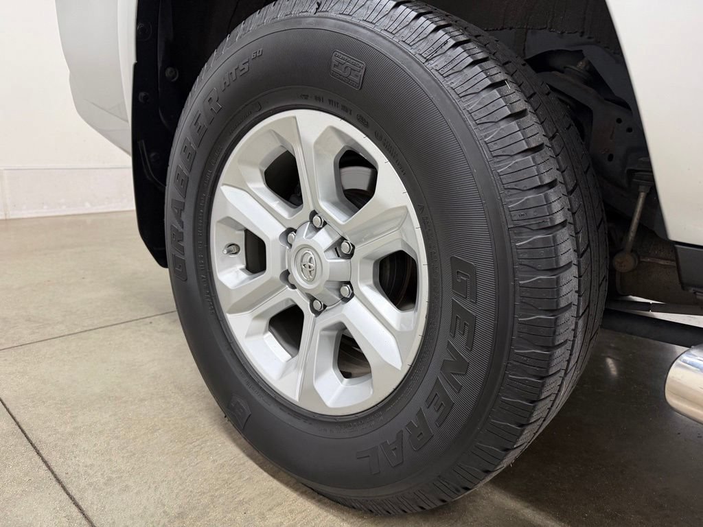 Used 2020 Toyota 4Runner SR5 AWD/4WD image 8