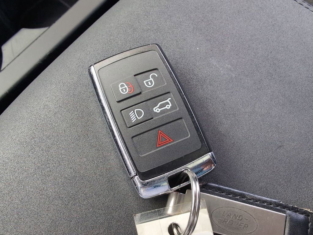 Used 2023 Land Rover Defender 90 S image 40