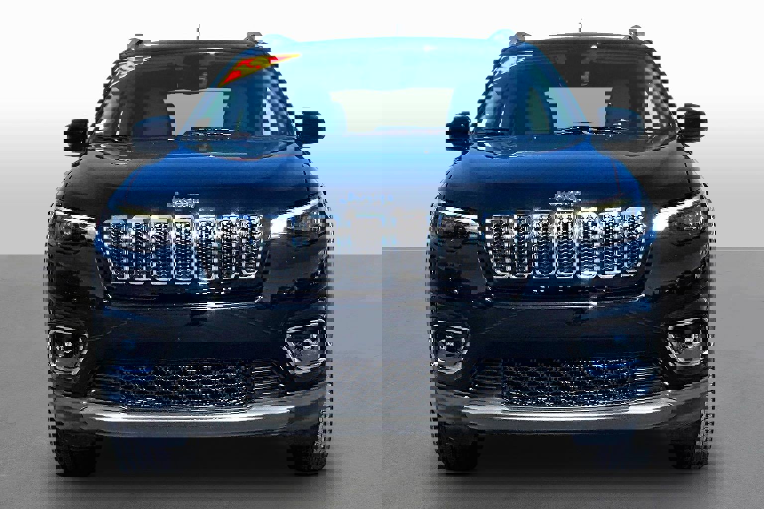 Used 2019 Jeep Cherokee Limited image 2