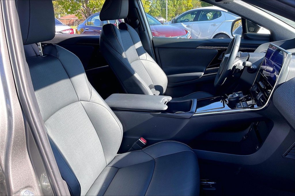 Used 2023 Subaru Solterra AWD image 8