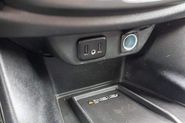 Used 2023 Chevrolet Traverse LT FWD image 28