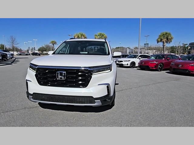 Used 2025 Honda Pilot Touring image 34
