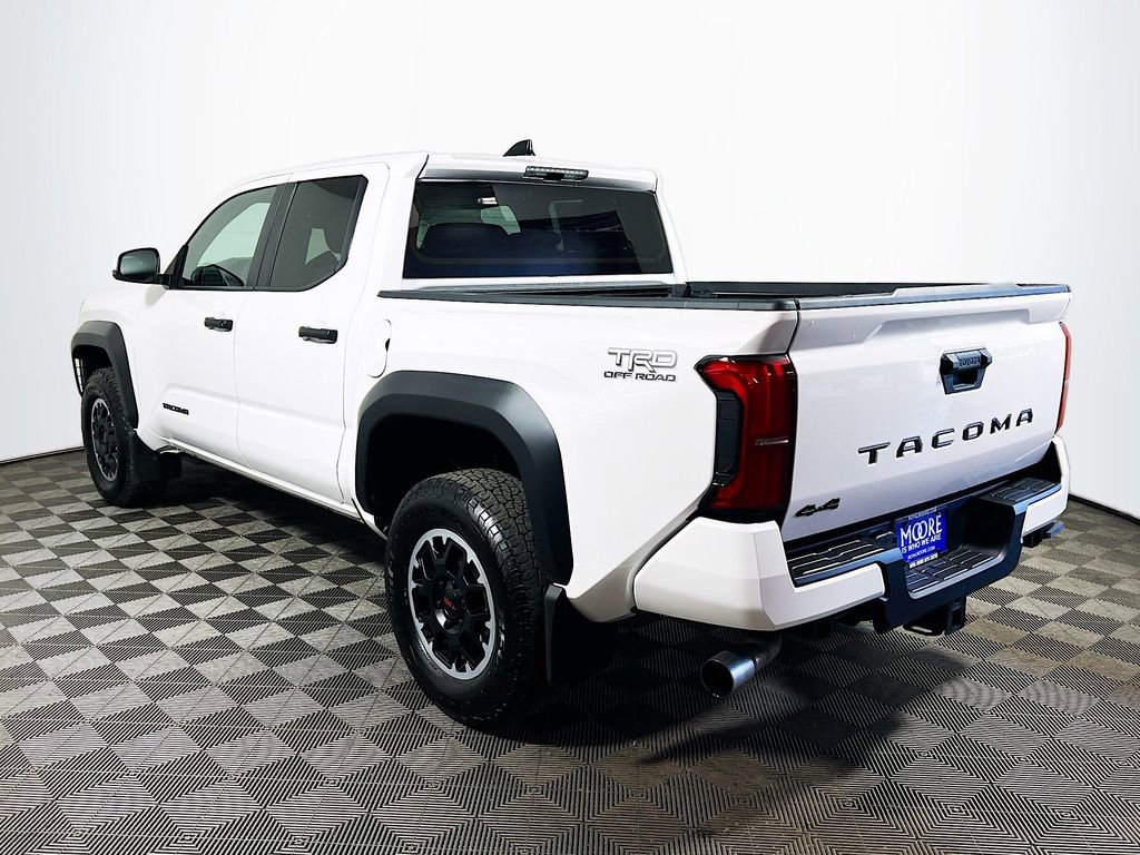 Certified 2025 Toyota Tacoma TRD Off-Road AWD/4WD image 6