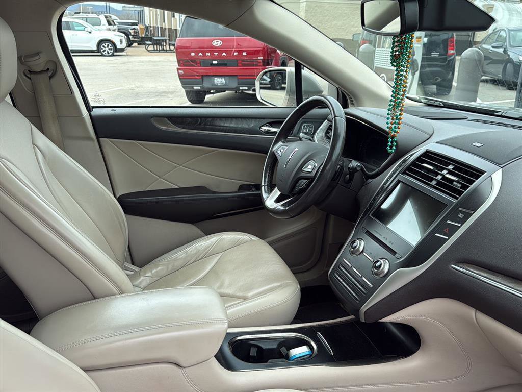 Used 2019 Lincoln MKC Reserve w/ MKC Climate Package AWD/4WD image 8