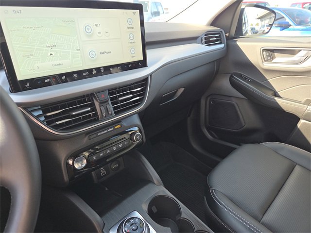 Used 2024 Ford Escape Platinum image 40
