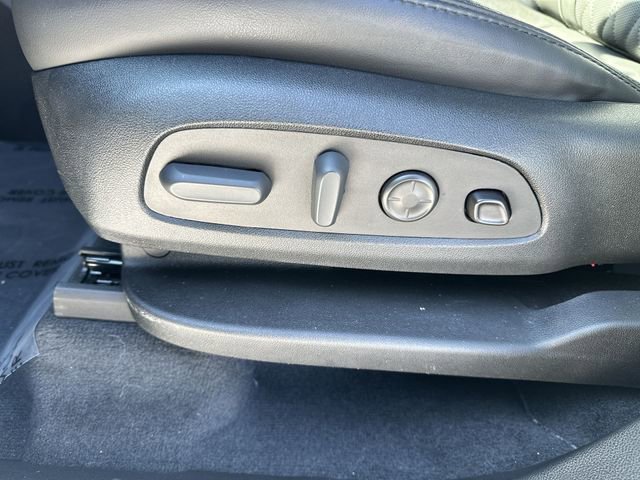 Used 2023 Buick Enclave Avenir w/ Avenir Technology Package image 17