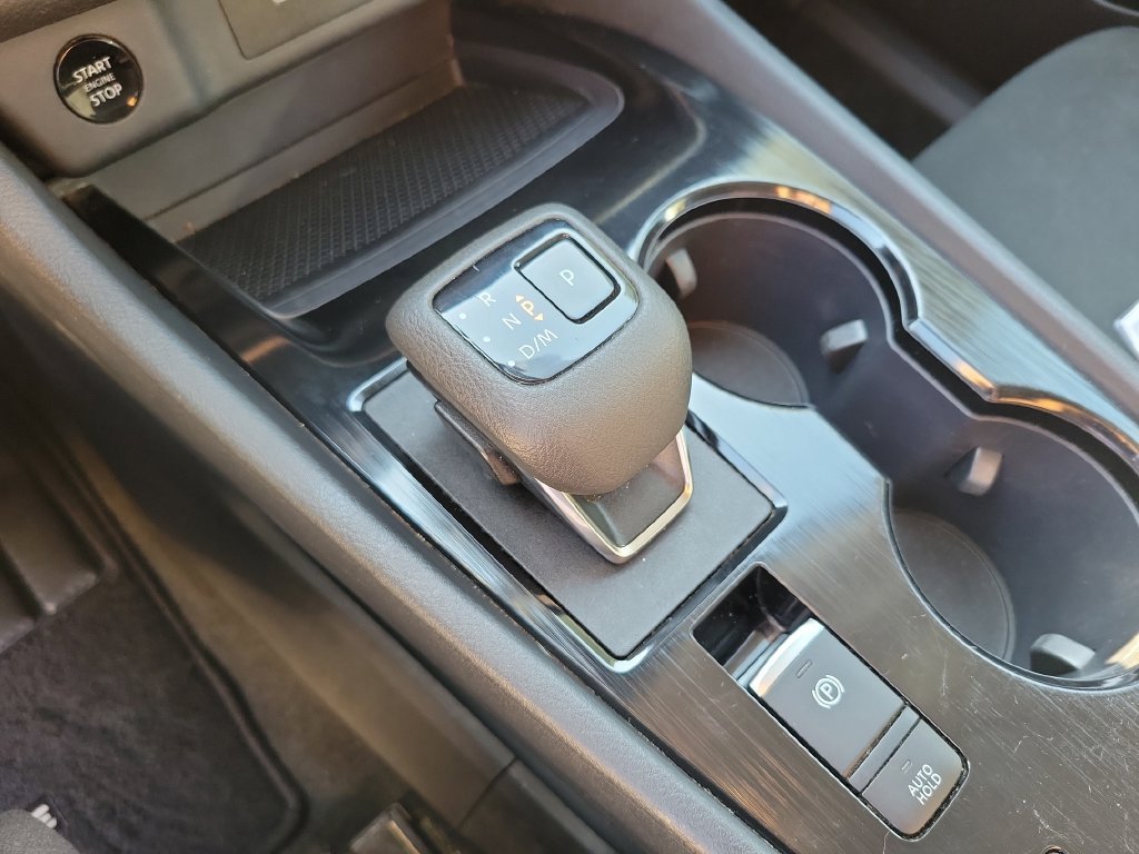 Used 2024 Nissan Rogue S FWD image 31