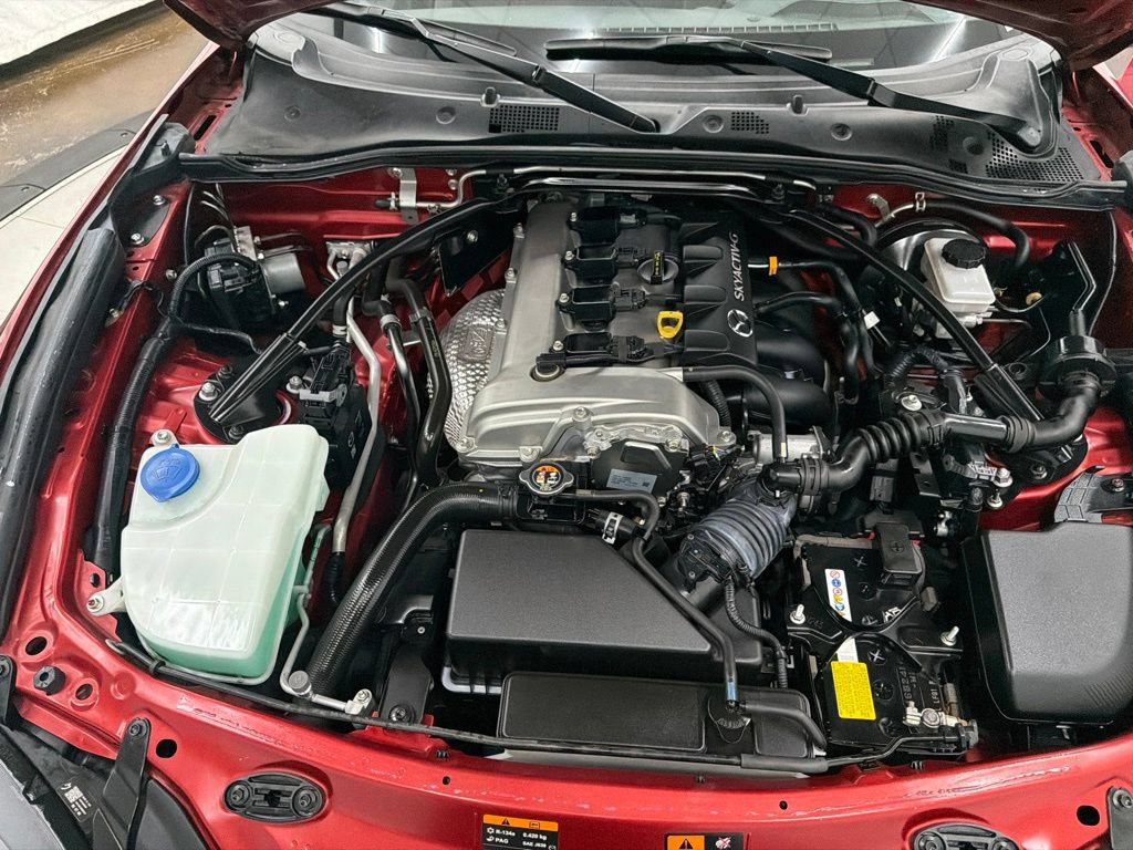 Used 2021 MAZDA MX-5 Miata Club RWD image 23