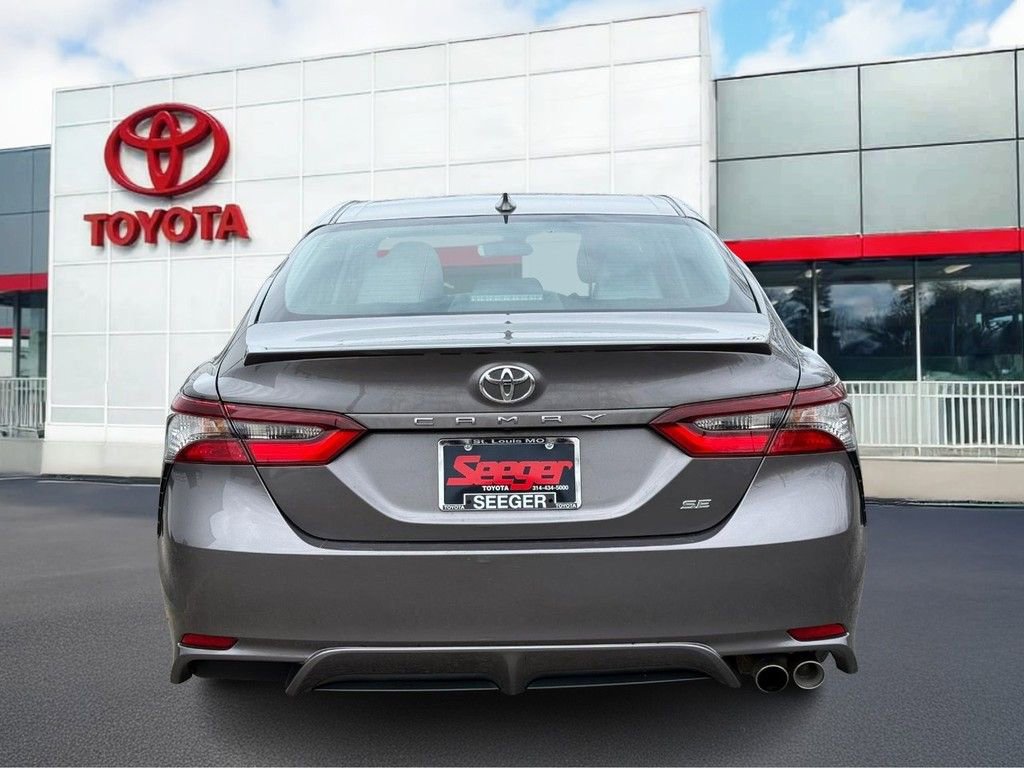 Used 2023 Toyota Camry SE image 5
