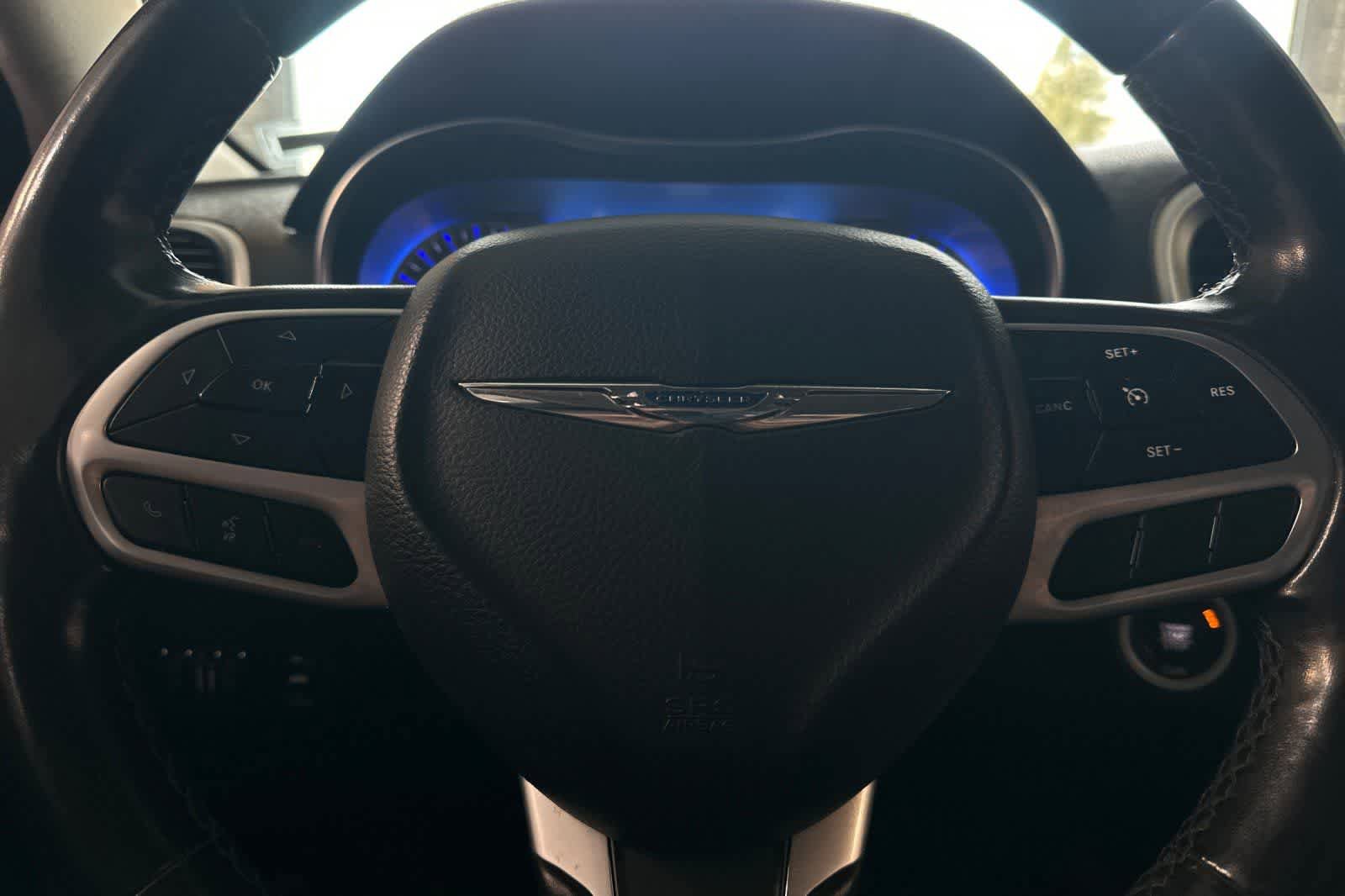 Used 2019 Chrysler 300 Limited RWD image 24