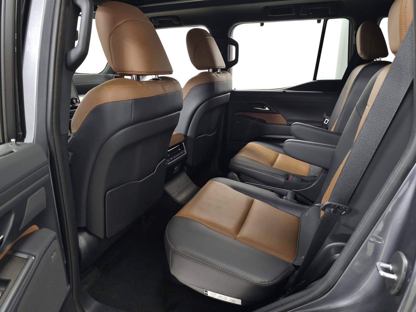 Certified 2025 Lexus GX 550 w/ Cold Area Package AWD/4WD image 41