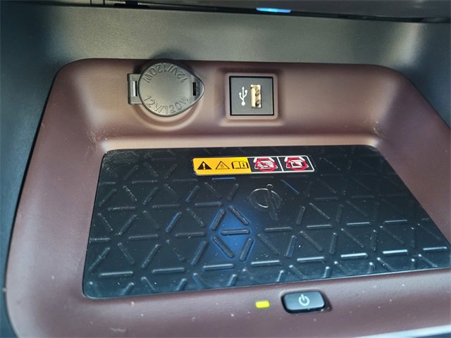 Used 2025 Toyota RAV4 Limited image 22