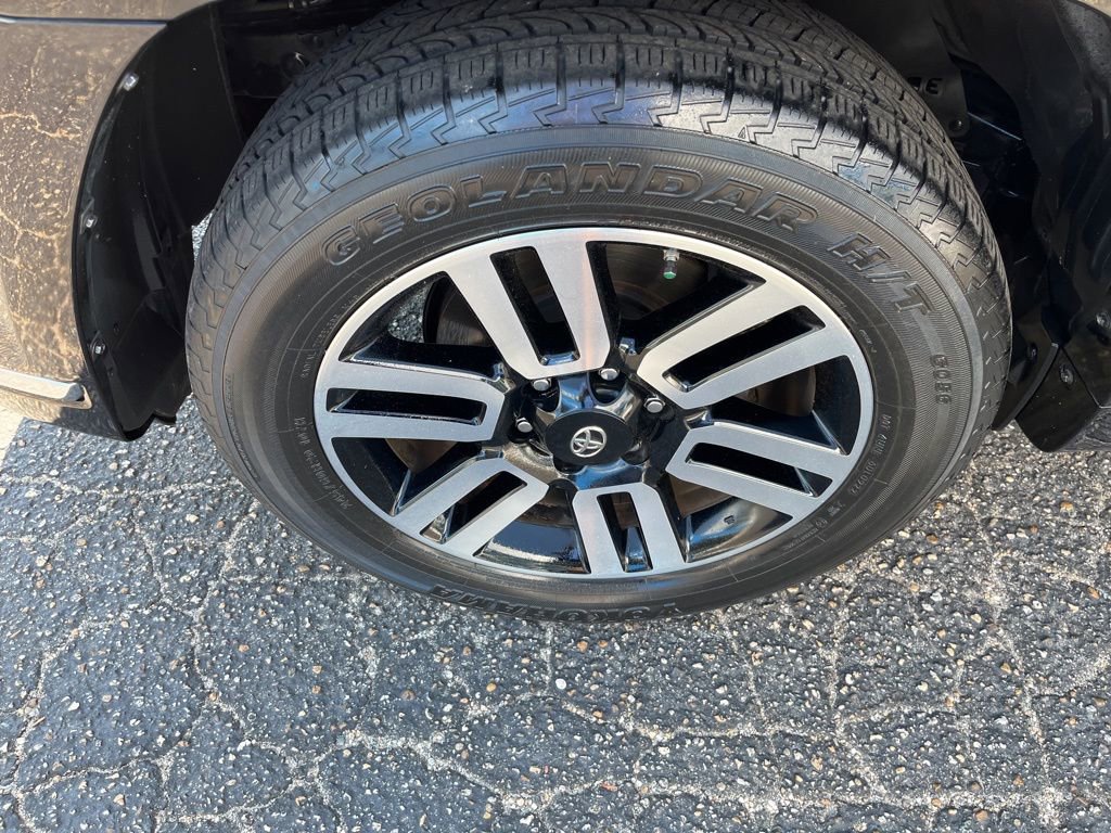 Used 2018 Toyota 4Runner Limited AWD/4WD image 7