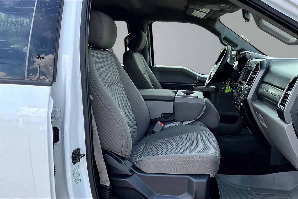 Used 2019 Ford F350 XLT w/ XLT Premium Package AWD/4WD image 34