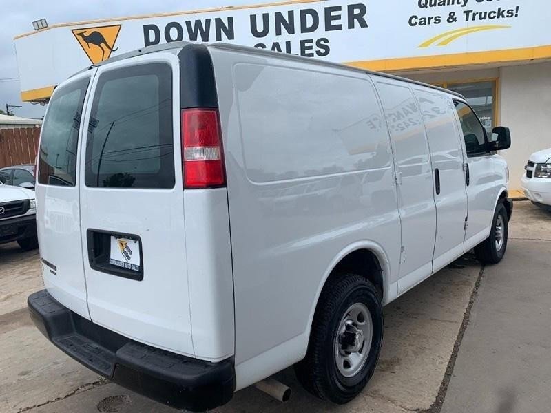 Used 2016 Chevrolet Express 2500 image 3