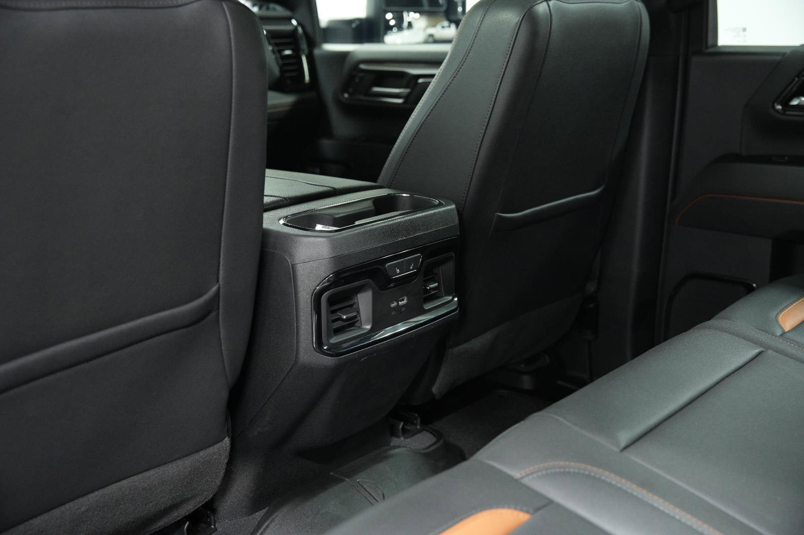 Used 2024 GMC Sierra 2500 AT4 w/ AT4 Premium Plus Package image 23