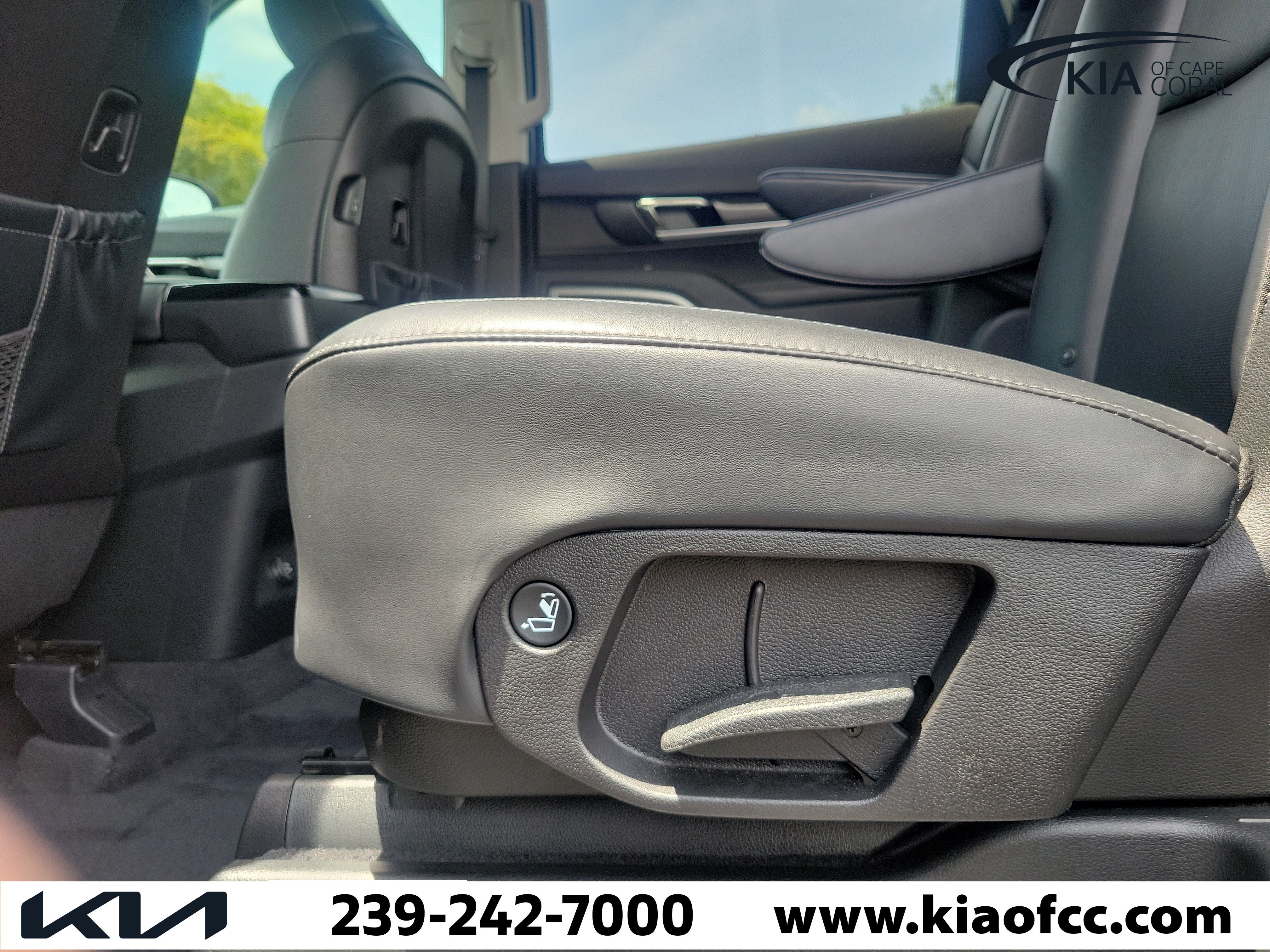 Certified 2024 Kia Telluride S w/ S Sunroof Package AWD/4WD image 13