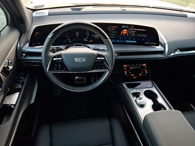 New 2026 Cadillac Vistiq Luxury AWD/4WD image 7