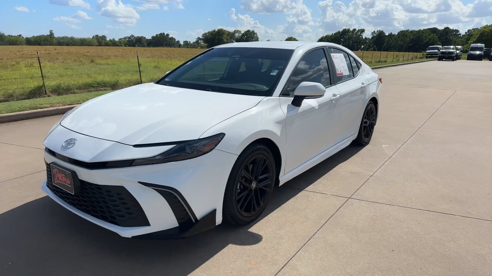 Used 2025 Toyota Camry SE FWD image 4