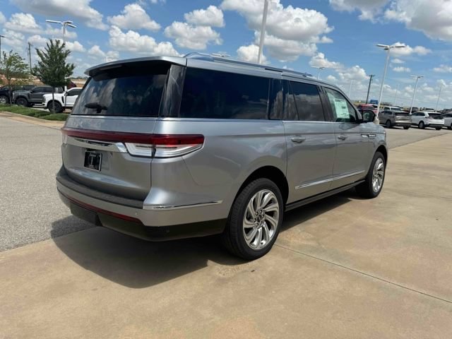 Used 2024 Lincoln Navigator L Reserve AWD/4WD image 5