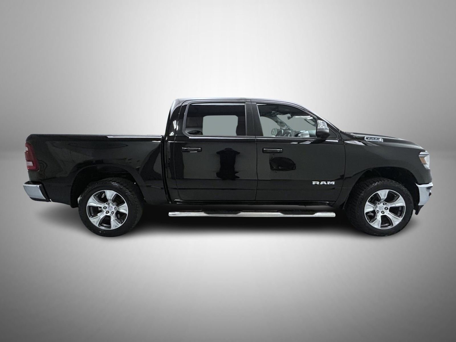 Used 2023 RAM 1500 Laramie AWD/4WD image 4