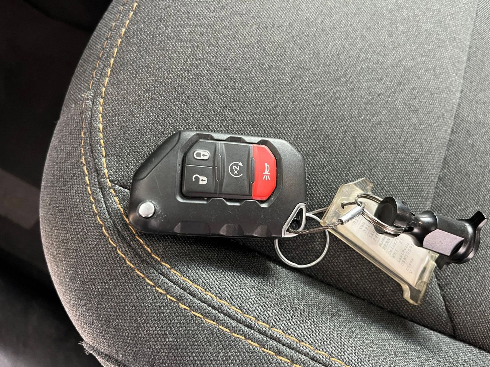 Used 2025 Jeep Wrangler Sahara image 22