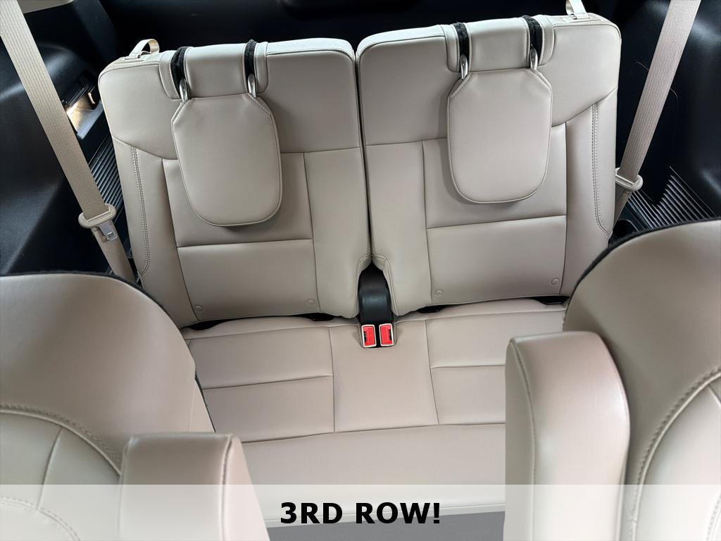 Used 2024 Ford Explorer XLT w/ Equipment Group 202A RWD image 21