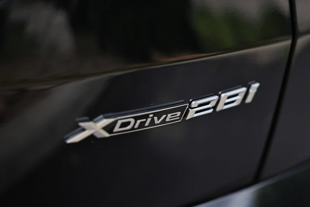 New 2026 BMW X2 xDrive28i w/ Technology Package AWD/4WD image 9