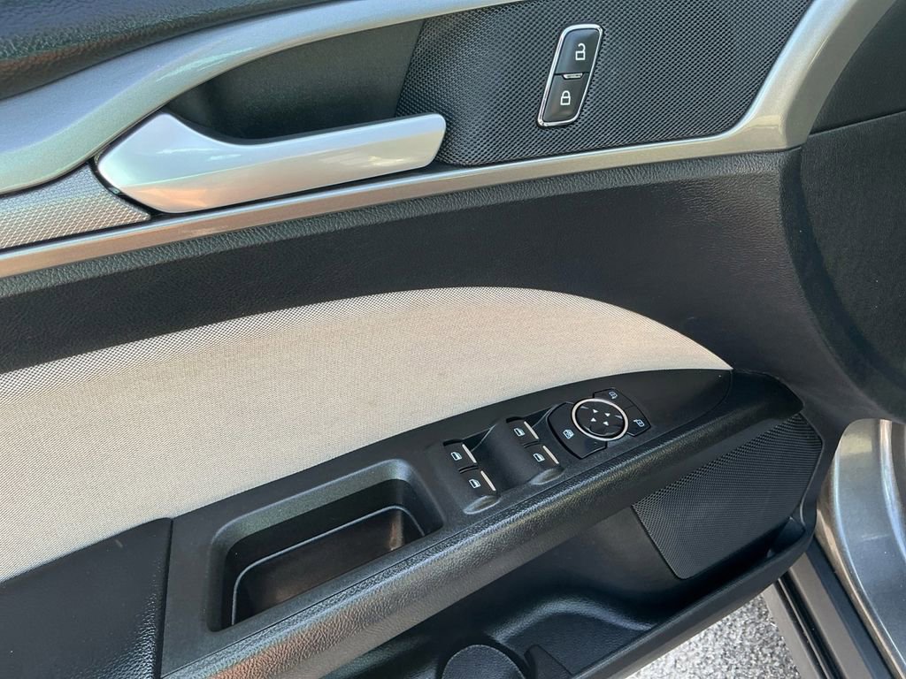Used 2020 Ford Fusion S FWD image 16