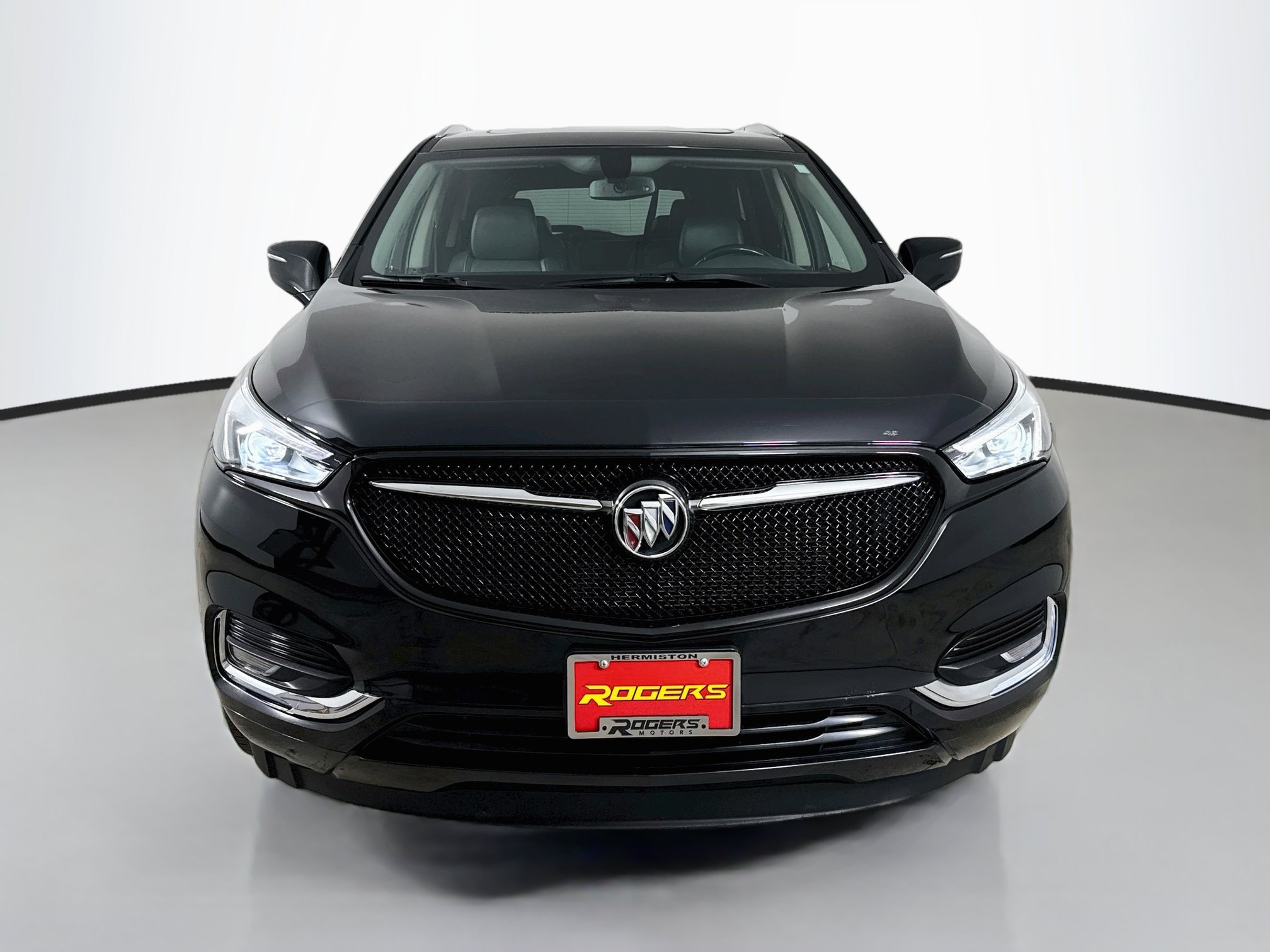 Used 2020 Buick Enclave Essence w/ Sun And Navigation Package FWD image 2