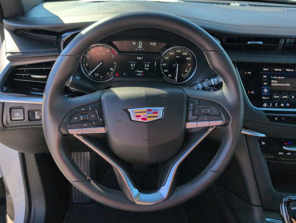 Used 2025 Cadillac XT6 Luxury image 9