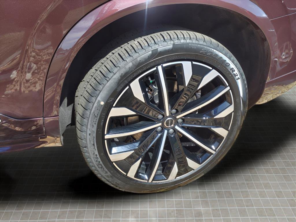 Used 2025 Volvo XC90 T8 Plus w/ Protection Package Premier image 5