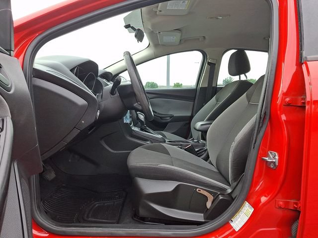 Used 2012 Ford Focus SE w/ SE Winter Pkg FWD image 14